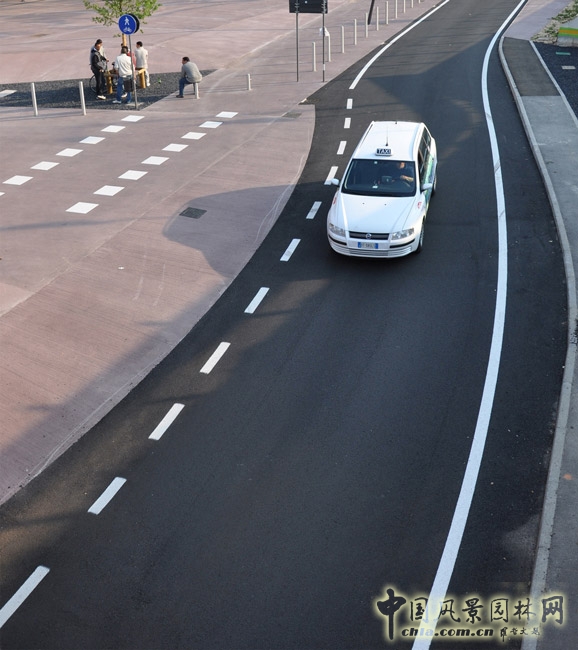 意大利帕多瓦火車(chē)站前廣場(chǎng)景觀(guān)設計