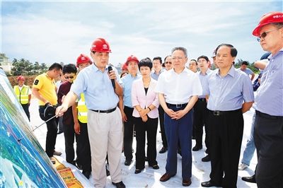 海南書(shū)記：建筑景觀(guān)要與自然生態(tài)融為一體