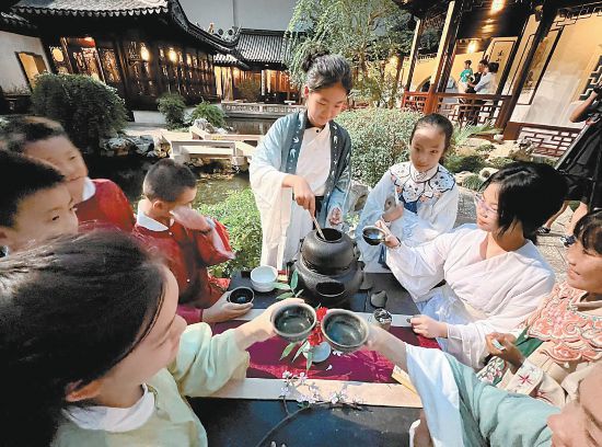 創(chuàng  )新玩法讓夜經(jīng)濟更精彩